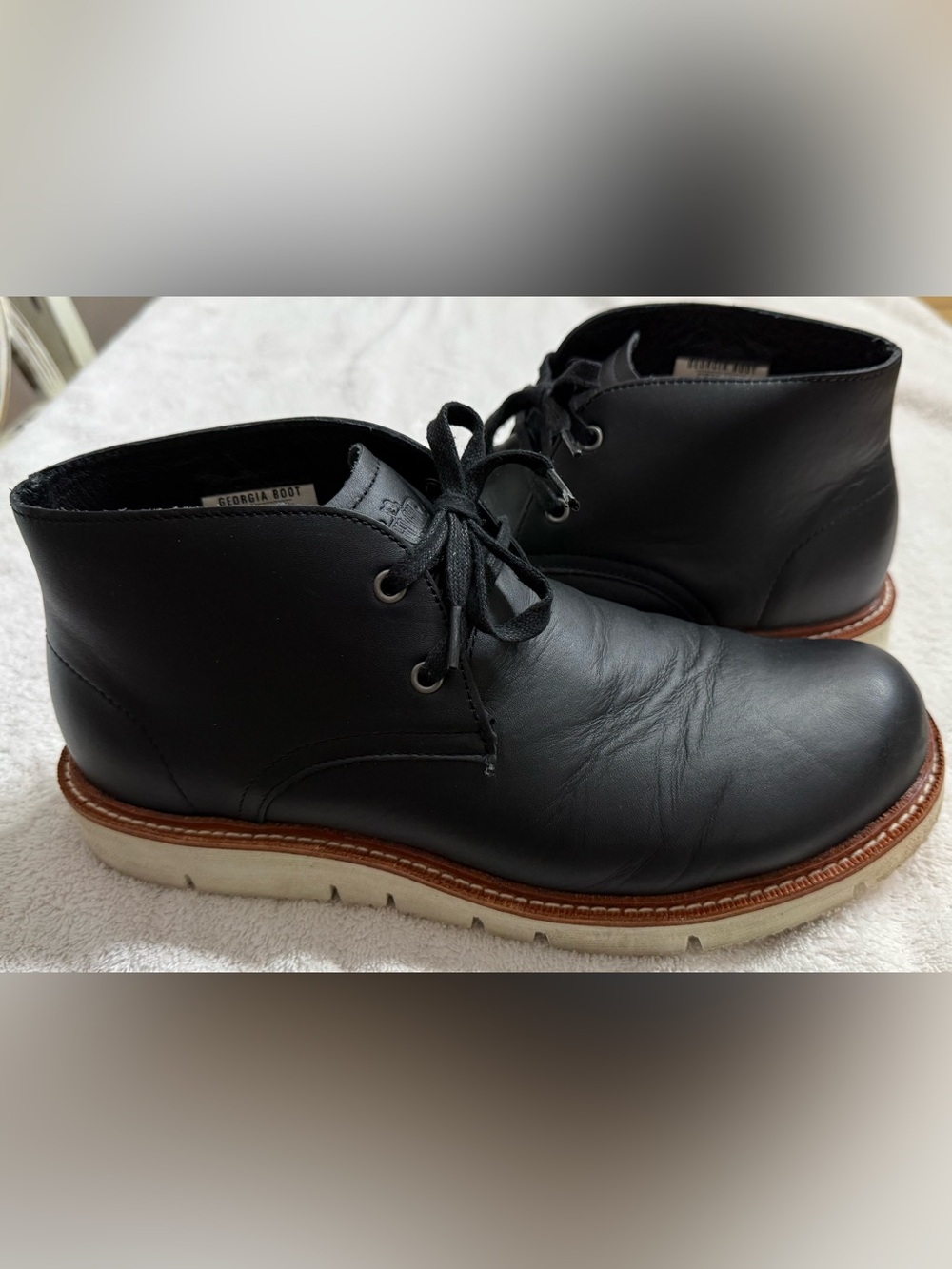 Georgia Boot Men’s Black Leather Chukka Boots with Contrast Sole